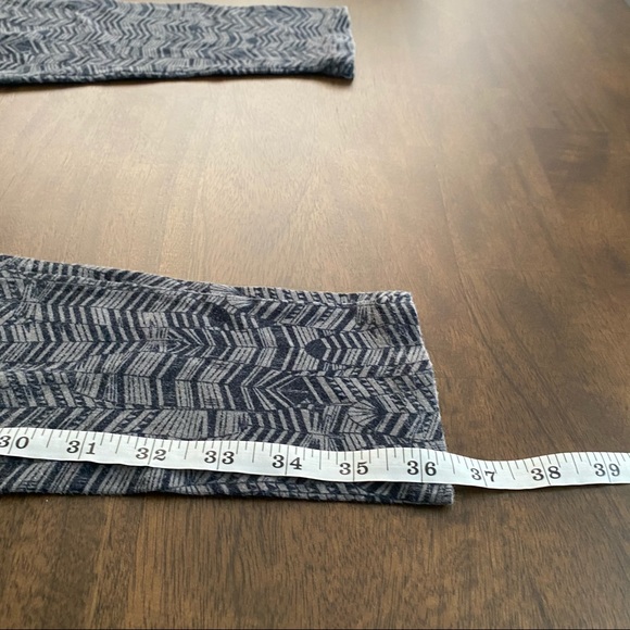 Printed Leggings Gray and Black - Picture 6 of 9